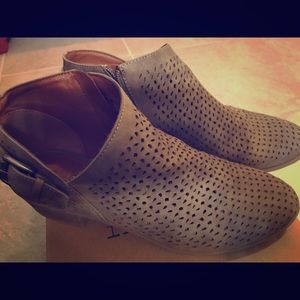 Indigo Rd. Chia Booties 8 New